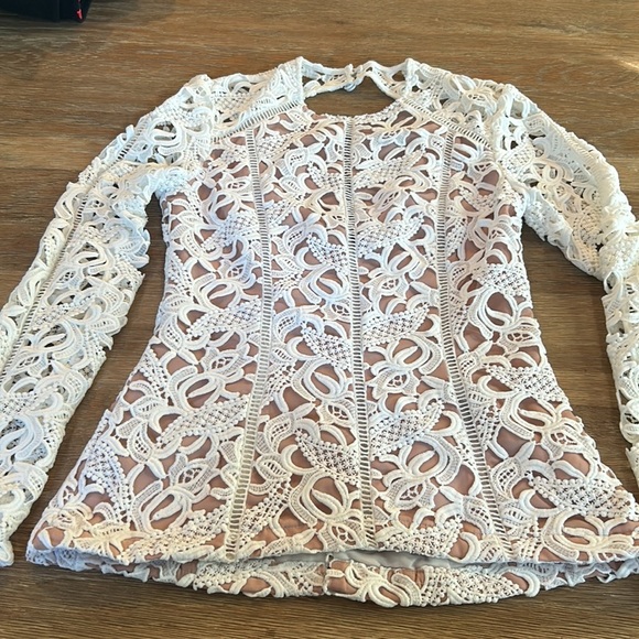 Beautiful and elegant top Style Stalker size small - Picture 8 of 9